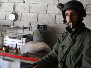 O fotógrafo brasileiro Gabriel Chaim em sua segunda viagem à Síria durante a guerra (Foto: Gabriel Chaim/Arquivo pessoal)