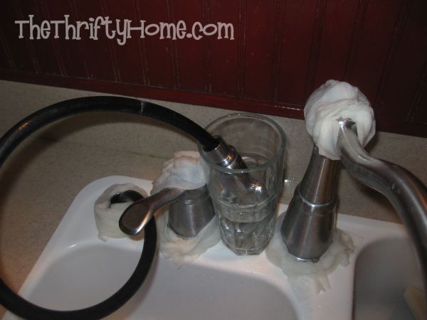 clean bathroom faucets with vinegar 30 Dicas para deixar sua casa brilhando