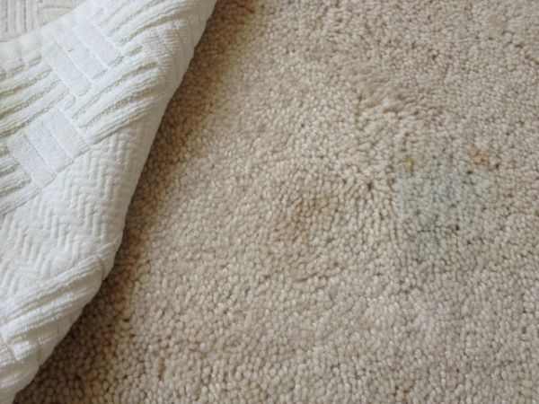 carpet stains3 30 Dicas para deixar sua casa brilhando