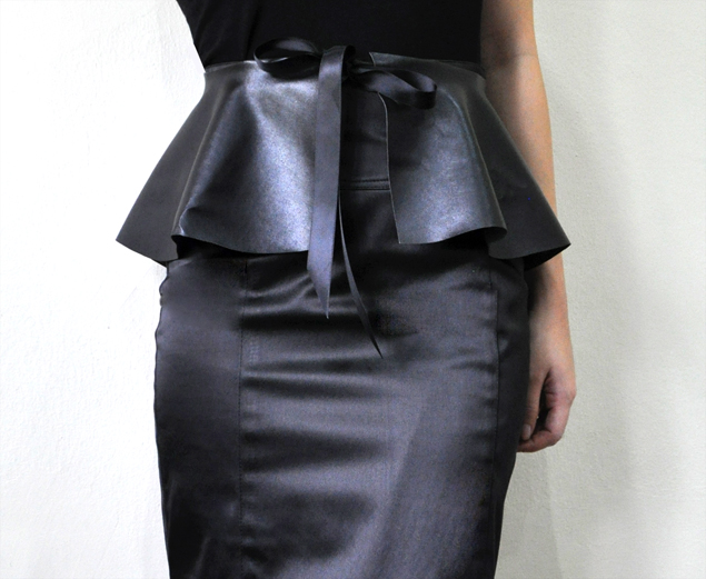 peplum plain